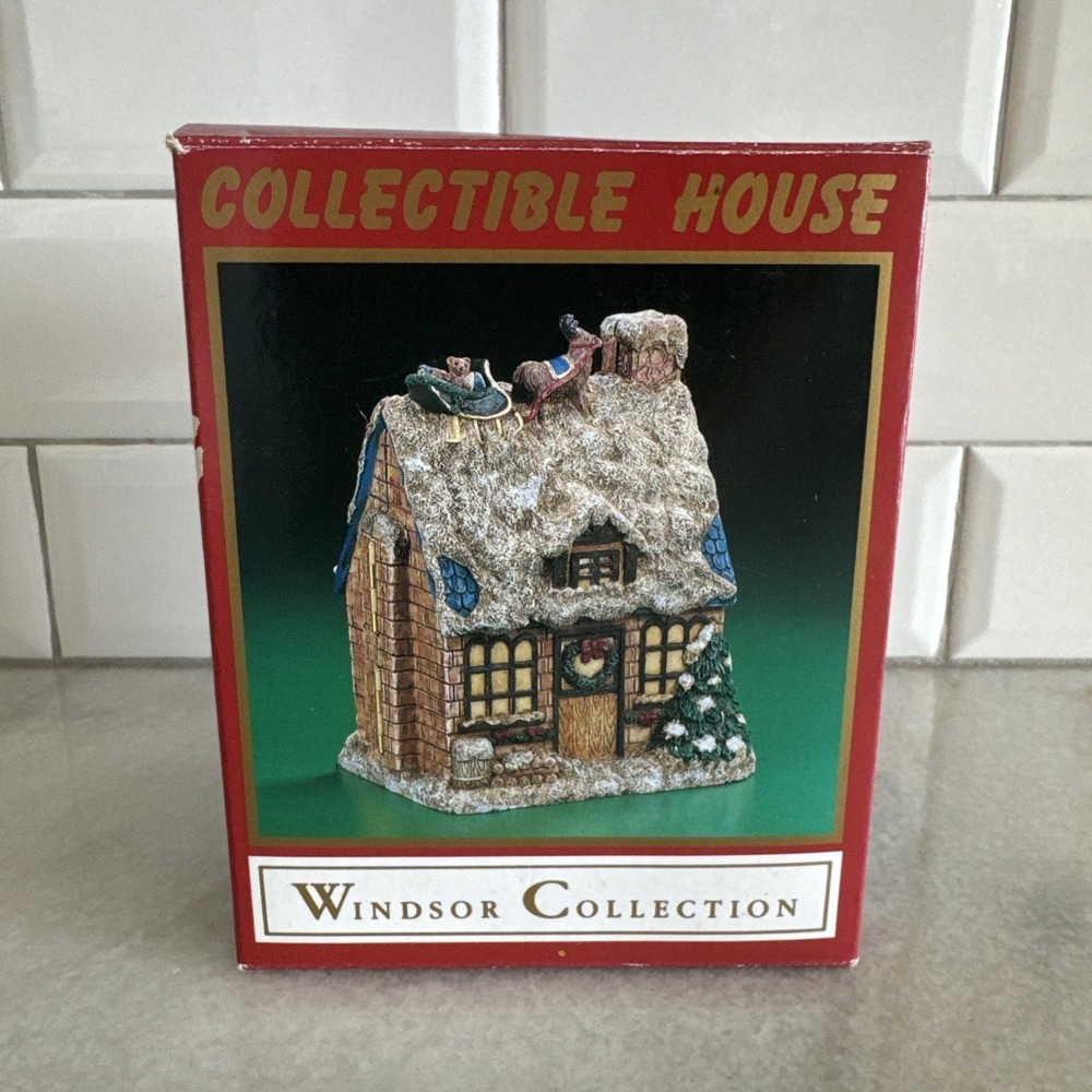 Windsor Village Collection Christmas collectible House vintage Boxed. Super Cute